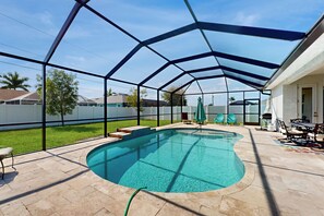 A heated pool - Desirable SW Home | Private Heated Saltwater Pool | Newly Built in 2019 (Cape Coral)