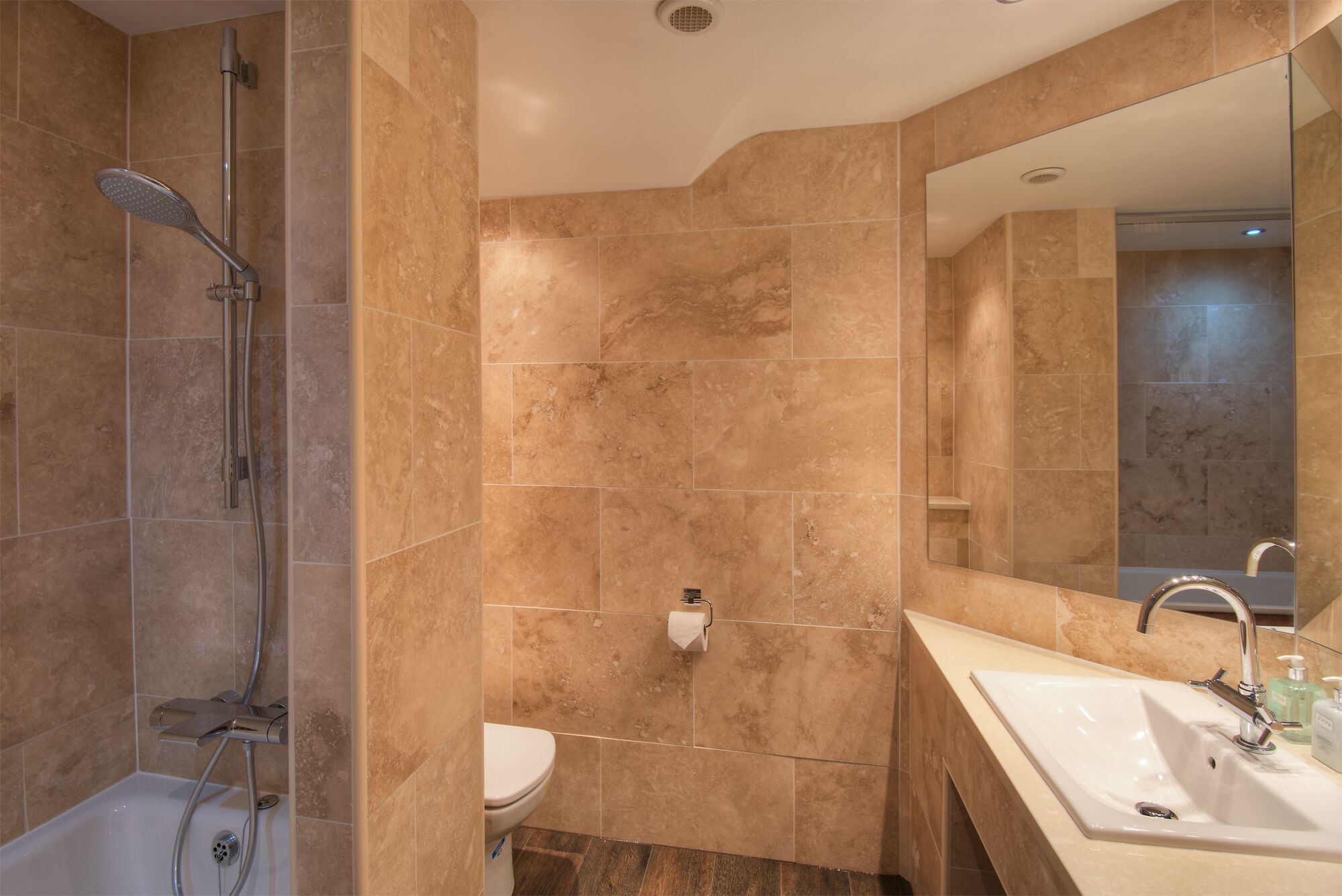 Småhus, eget bad (Three Bed Old Police Hse) | Bad