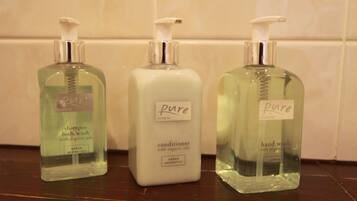 Feriehus - eget badeværelse (Two Bed Police House) | Badeværelse