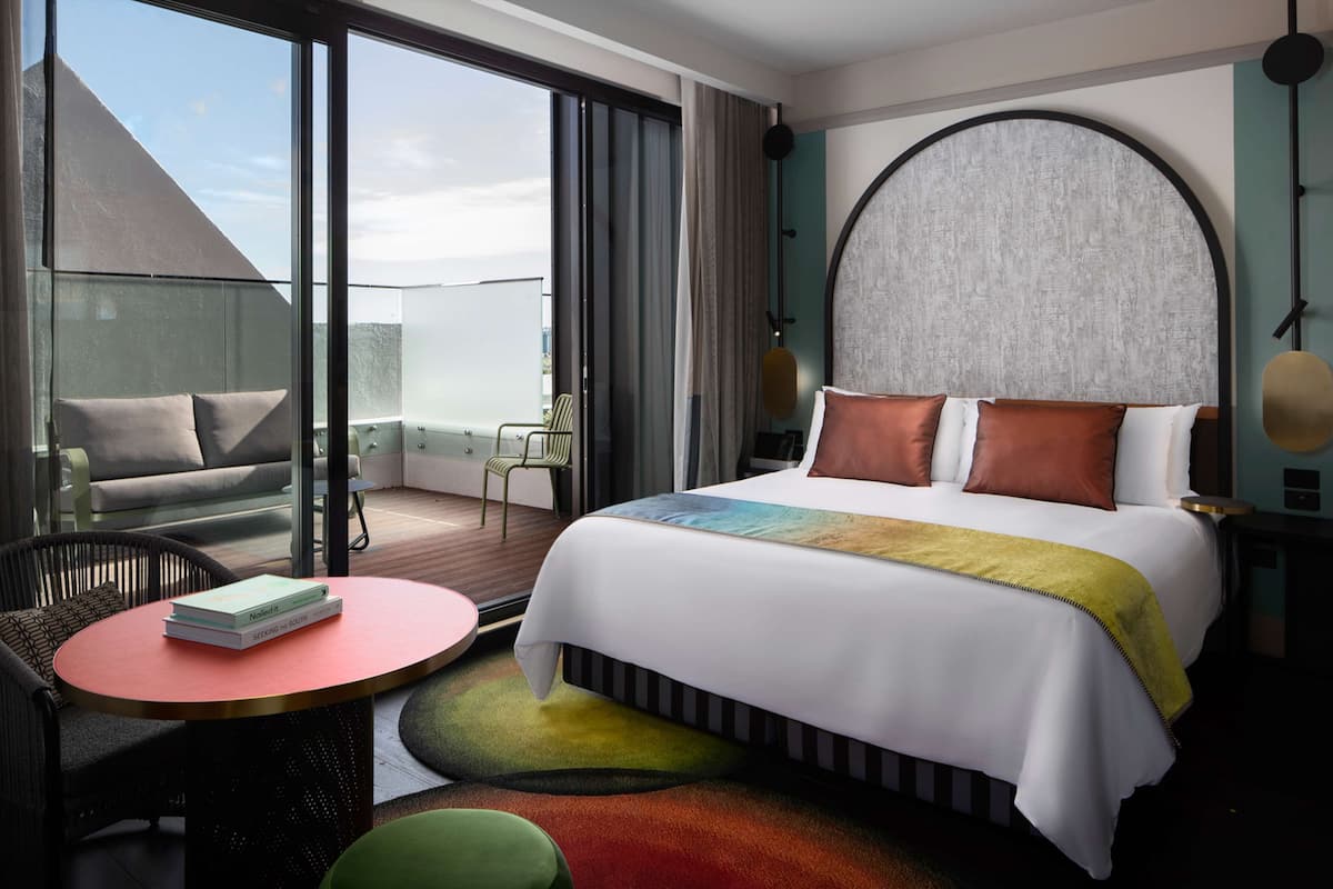 1 bedroom, premium bedding, pillow-top beds, minibar