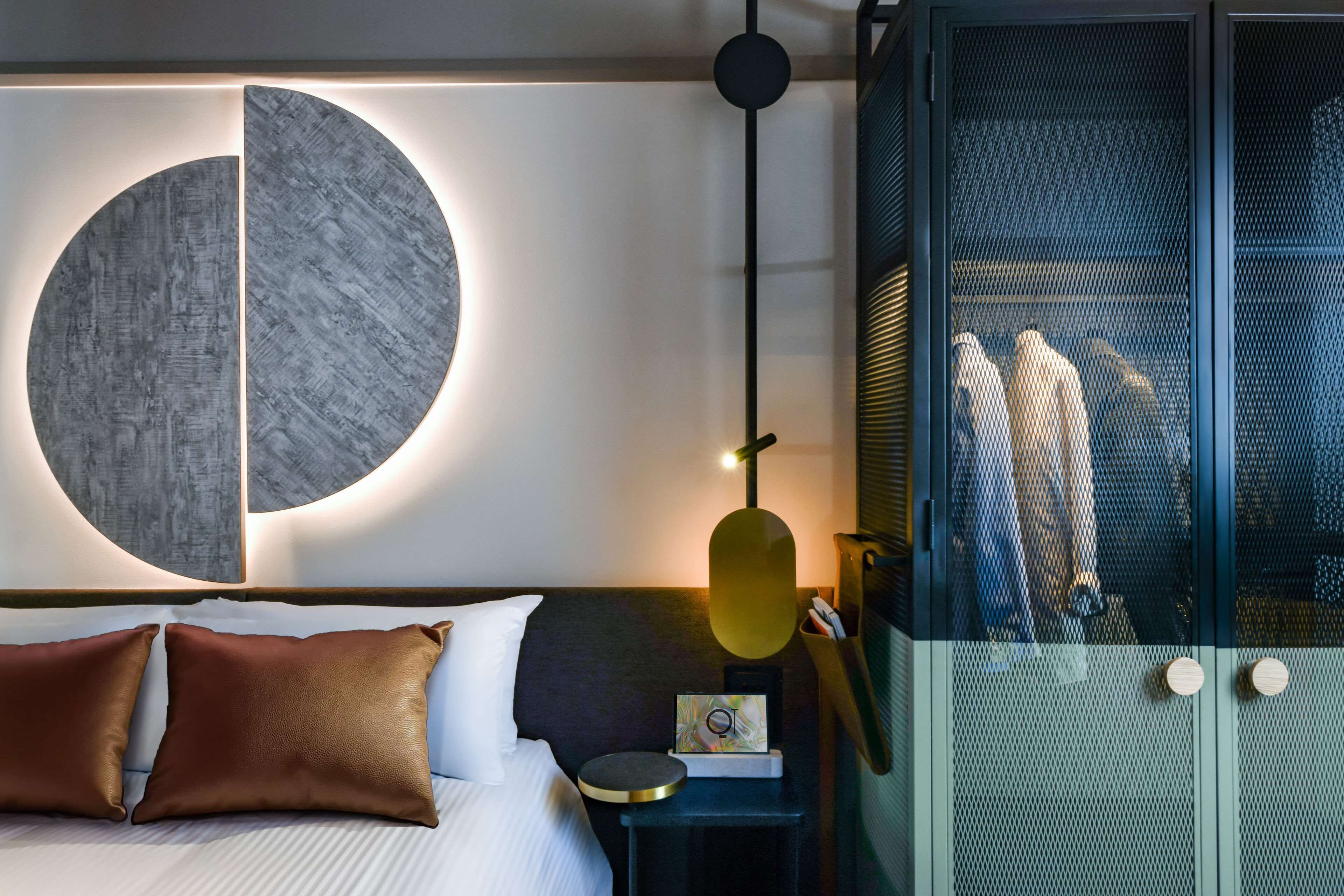 1 bedroom, premium bedding, pillow-top beds, minibar