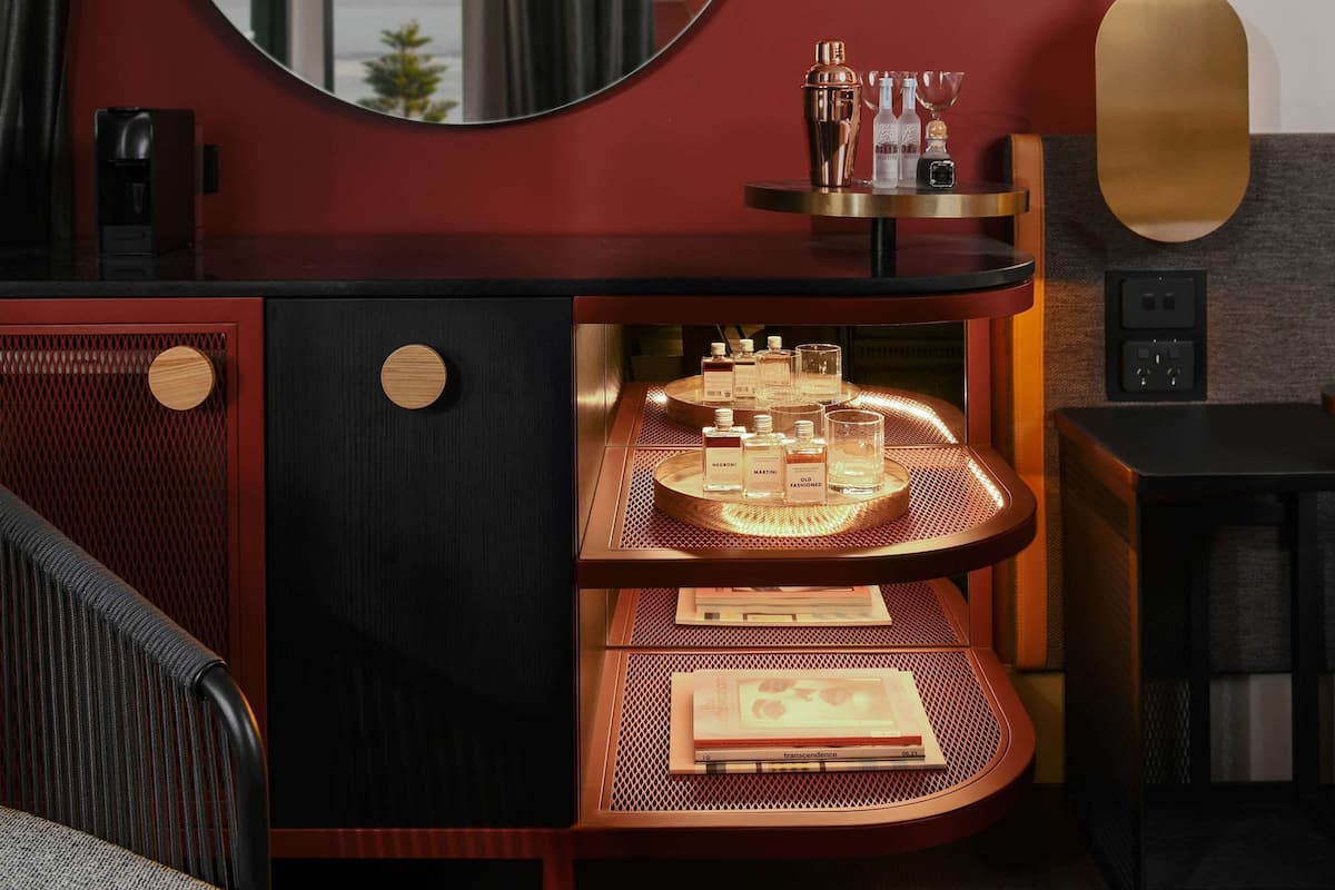 1 bedroom, premium bedding, pillow-top beds, minibar