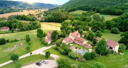 Gîte douillet Quercy, charme, confort, jardin arboré, piscine naturelle