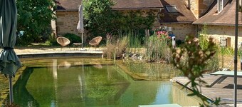 Quercy cottage, charm, comfort, garden with trees, natural swimming pool