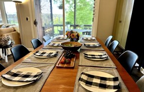 Dining - ⛷Modern 3bd2bth, walk to SPA & dining (Vernon Township)