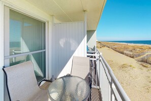 Outdoor dining - Oceanfront Condo with Balcony, Sunrise Views, Free WiFi & Washer/Dryer (Ocean City)