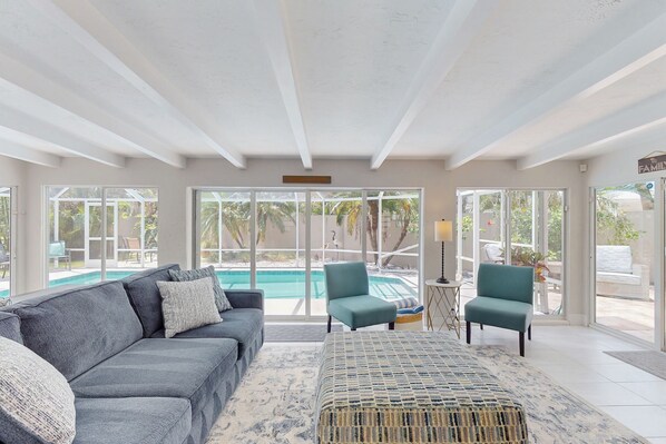 Téléviseur, lecteur de DVD, chaîne audio