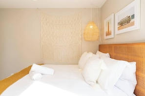 3 chambres, fer et planche à repasser, lit de bébé portatif, Wi-Fi