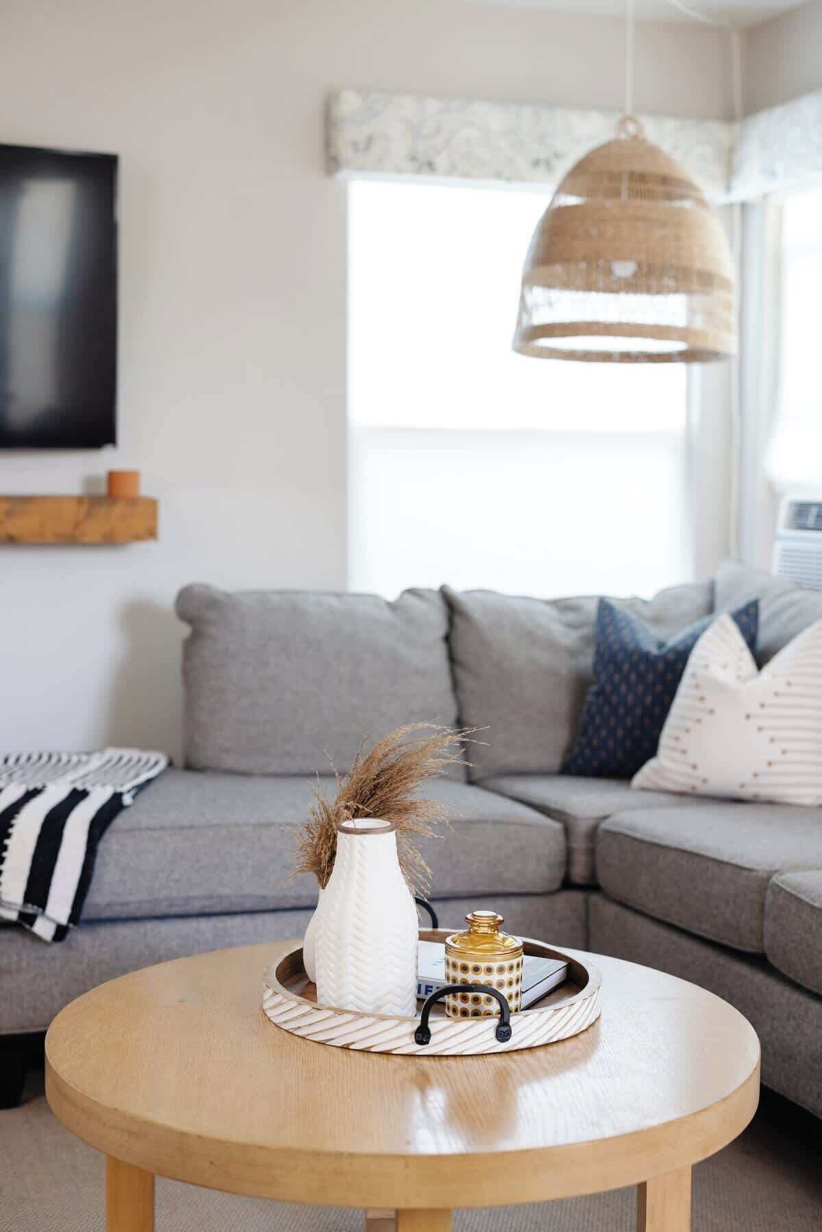 Televisión y oficina 