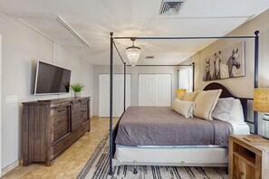 4 bedrooms, iron/ironing board, travel cot, WiFi