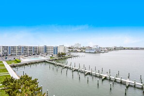 Marina - Bay View Condo with Balcony, AC, WiFi, Washer/Dryer & Community Pool (Ocean City)