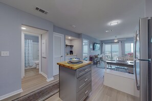 Interior - Gulf-view condo near Kiva Dunes with pool, hot tub, & gym - snowbird's delight (Fort Morgan)