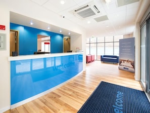 Lobby - Travelodge London Greenwich High Road (London)