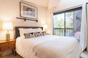 3 bedrooms, desk, iron/ironing board, travel cot
