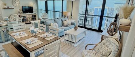 Televisión, reproductor de DVD y futbolito