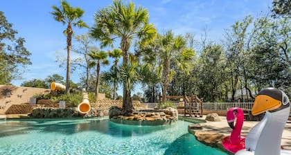 5 bedrm Paradise w/ your own POOL + LAZY RIVER