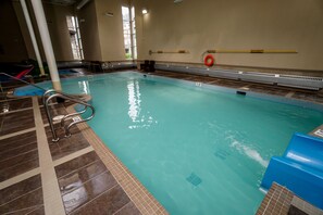 Innenpool, beheizter Pool