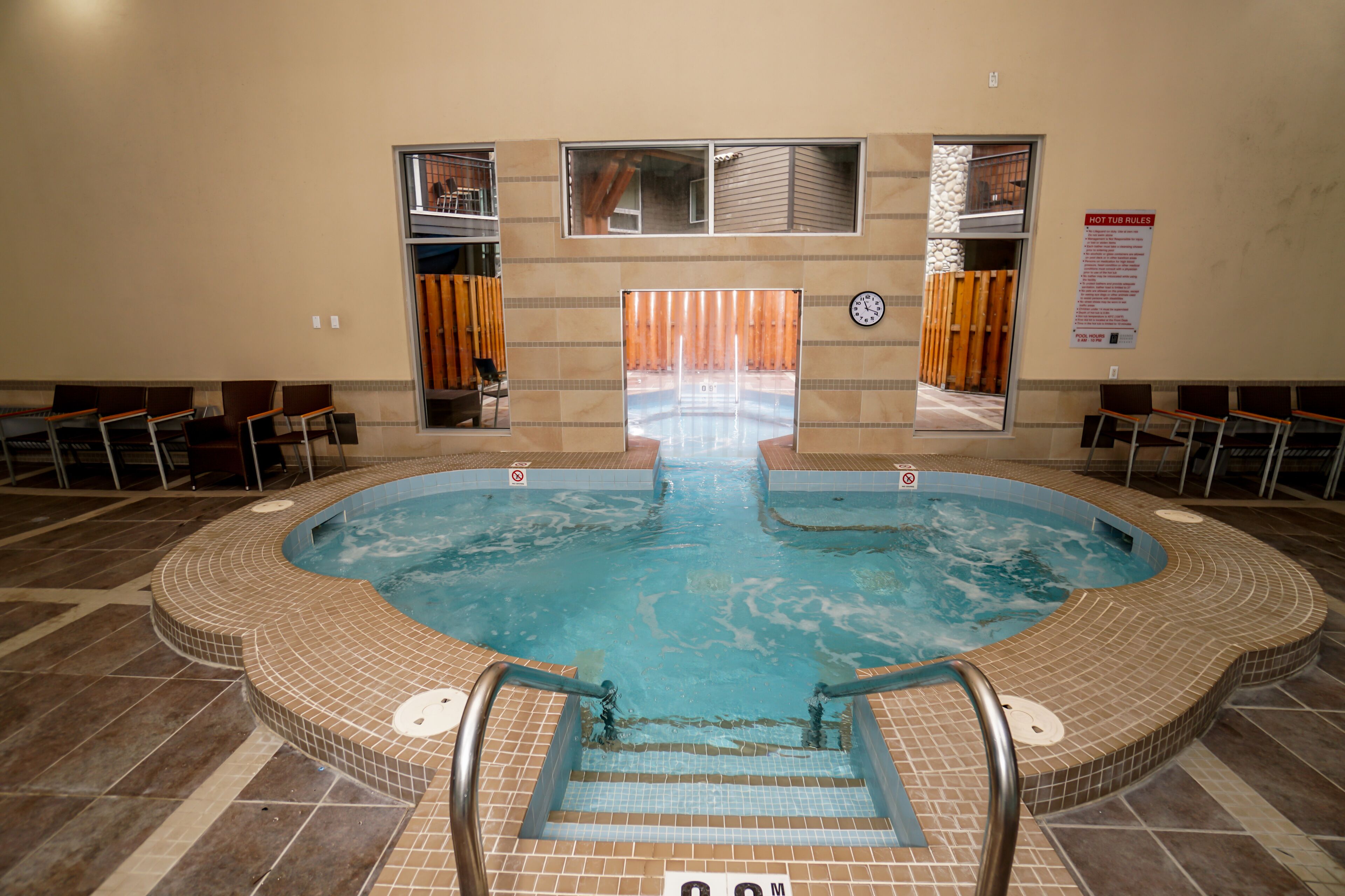 Innenpool, beheizter Pool