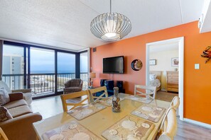Dining - Stunning beachfront condo with balcony, pools, game room, sauna & gym (Ocean City)