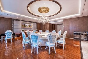 Unclassified image, 4 of 106, button - Hezhou Hongrui International Hotel (Linxia)