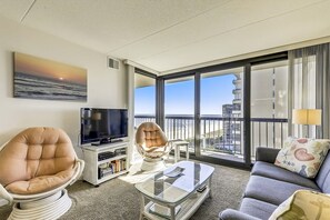 TV, DVD player, foosball - Beachfront condo with balcony, game room, pools, sauna & gym (Ocean City)