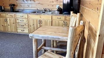 Cabin Cao cấp, nhiều giường, không hút thuốc, bếp nhỏ | 1 phòng ngủ, bộ đồ giường cao cấp, chăn bông, nệm có lớp đệm bông