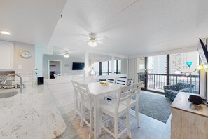 Dining - Unbeatable beach condo with balcony, W/D, pools, game room & gym (Ocean City)