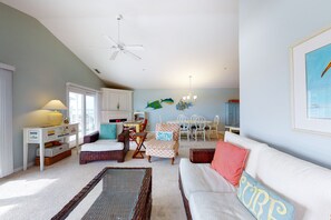 TV, caminetto, lettore DVD