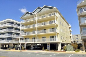 Exterior - Well-Located Condo w/Partial Ocean Views, Private Balcony, Washer/Dryer, A/C (Ocean City)