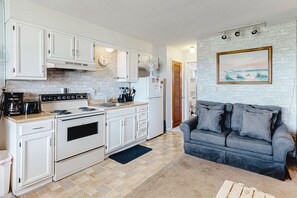 Fridge, microwave, oven, stovetop - Ocean View Condo w/Private Balcony, Shared Outdoor Pool, Washer/Dryer, A/C (Ocean City)