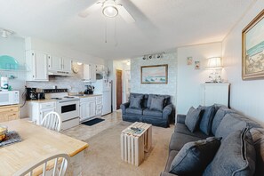 TV - Ocean View Condo w/Private Balcony, Shared Outdoor Pool, Washer/Dryer, A/C (Ocean City)