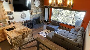 スマートテレビ、暖炉、テレビゲーム、DVD プレーヤー