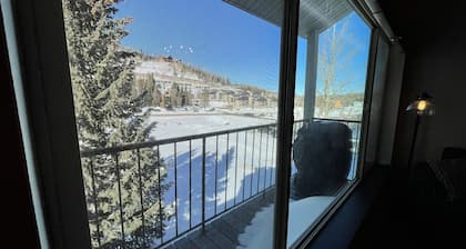 BEST Location next to Giant Steps Ski Lift! FUN Cozy Condo!