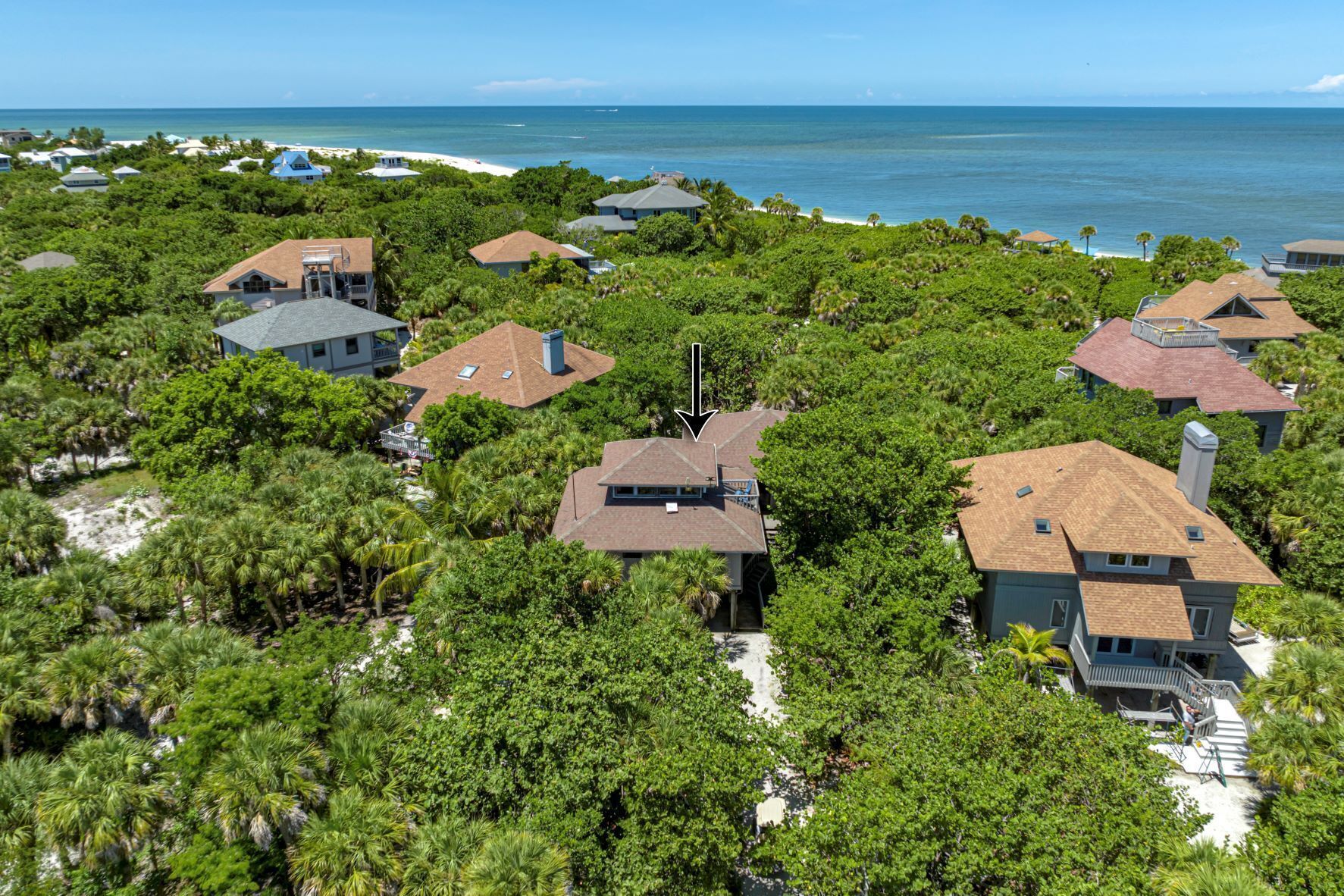 “Viva Captiva” -  Vibrant beachfront home, 150 steps to the Gulf of Mexico