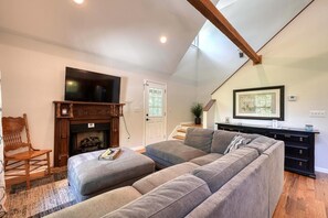 Télévision, cheminée