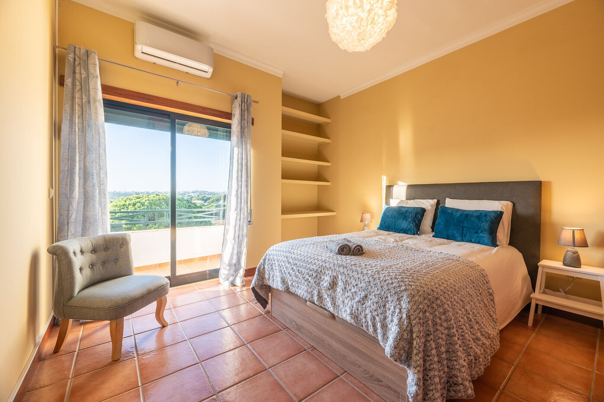 2 bedrooms, iron/ironing board, free WiFi