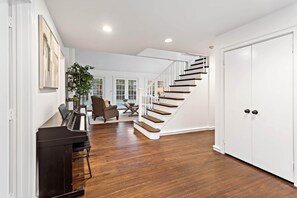 Interior - Awesome Casa: Getaway! (East Hampton)