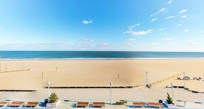 Remodeled, updated oceanfront condo with balcony, central AC & beach access
