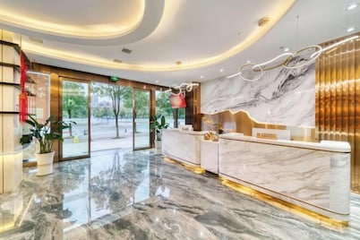 Yueyi Zhixuan Hotel (Huaihua South Railway Station, Wanda)