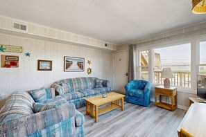 TV, DVD player - Well-Equipped Beach Condo near the Ocean w/Private Balcony, Central A/C, W/D (Ocean City)