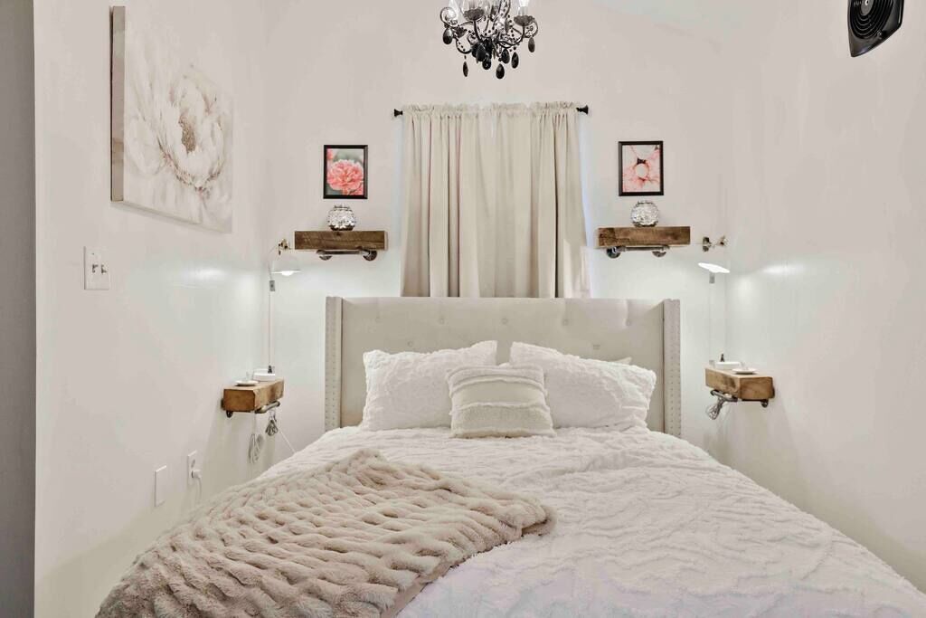 2 slaapkamers, een strijkplank/strijkijzer, wifi, beddengoed