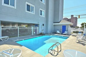 Pool - Gorgeous 2nd-Floor Bayside Condo w/Private W/D, Shared Pool, Central AC, WiFi (Ocean City)
