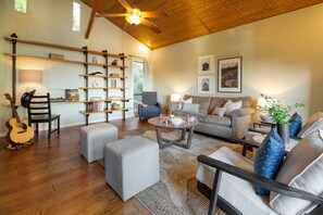 Smart TV, ping pong, offices - Dawson by AvantStay | Serene Austin Home w/ Pool & Close to Lake Travis (Austin)