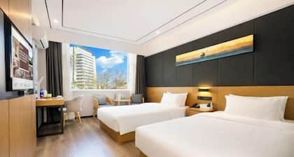 Chonpines Boutique Hotel (Jiaozuo Railway Station High-speed Railway Station)