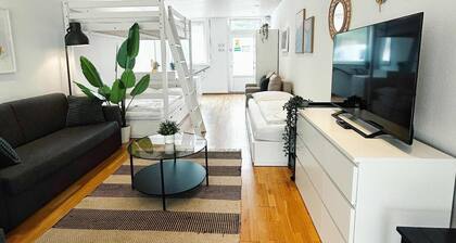 Beautiful Studio Apartment in urban location