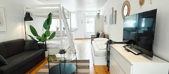 Beautiful Studio Apartment in urban location