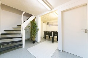 Game room - Spacious Apt. for 9 in great location (Hamburg)
