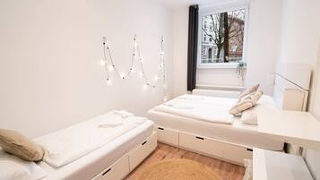 3 bedrooms, iron/ironing board, WiFi, bed sheets