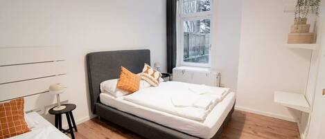 3 quartos, ferros/tábuas de passar roupa, Wi-Fi, roupa de cama