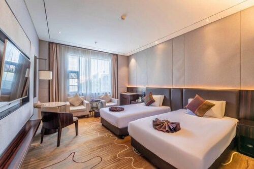 Huafeng Huatian Hotel